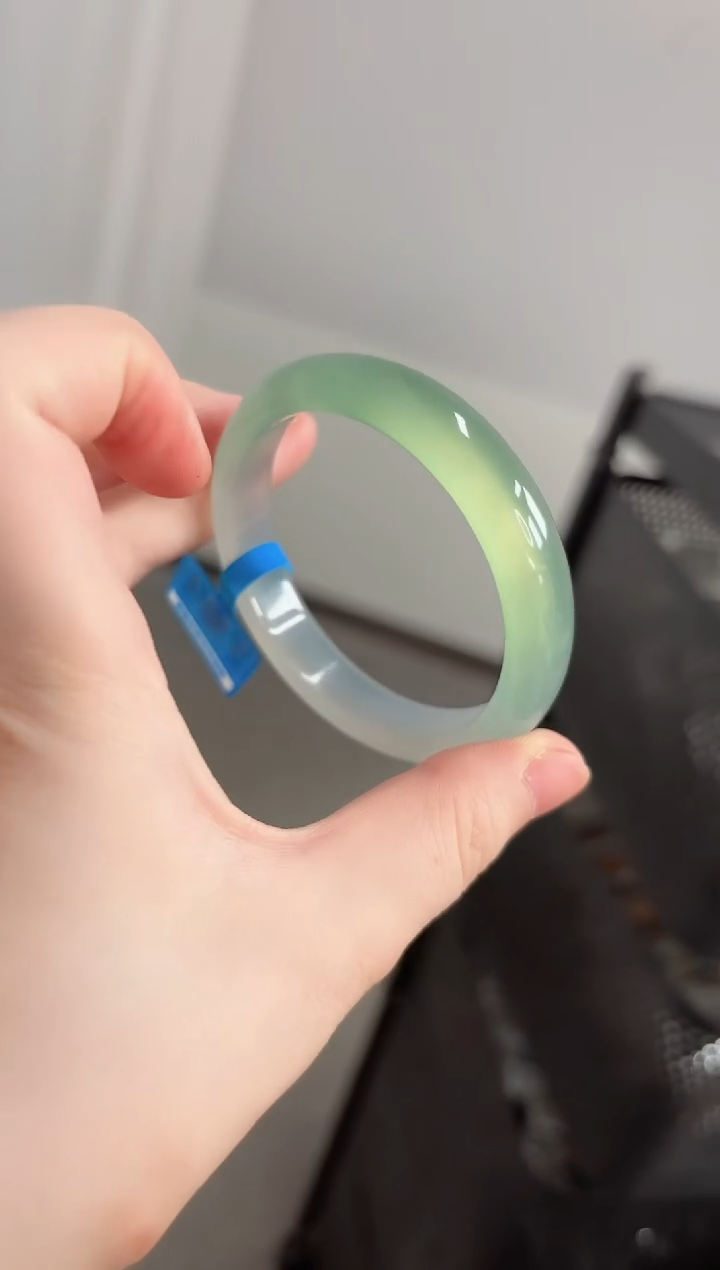 玛瑙/玉髓手镯未镶嵌58圈