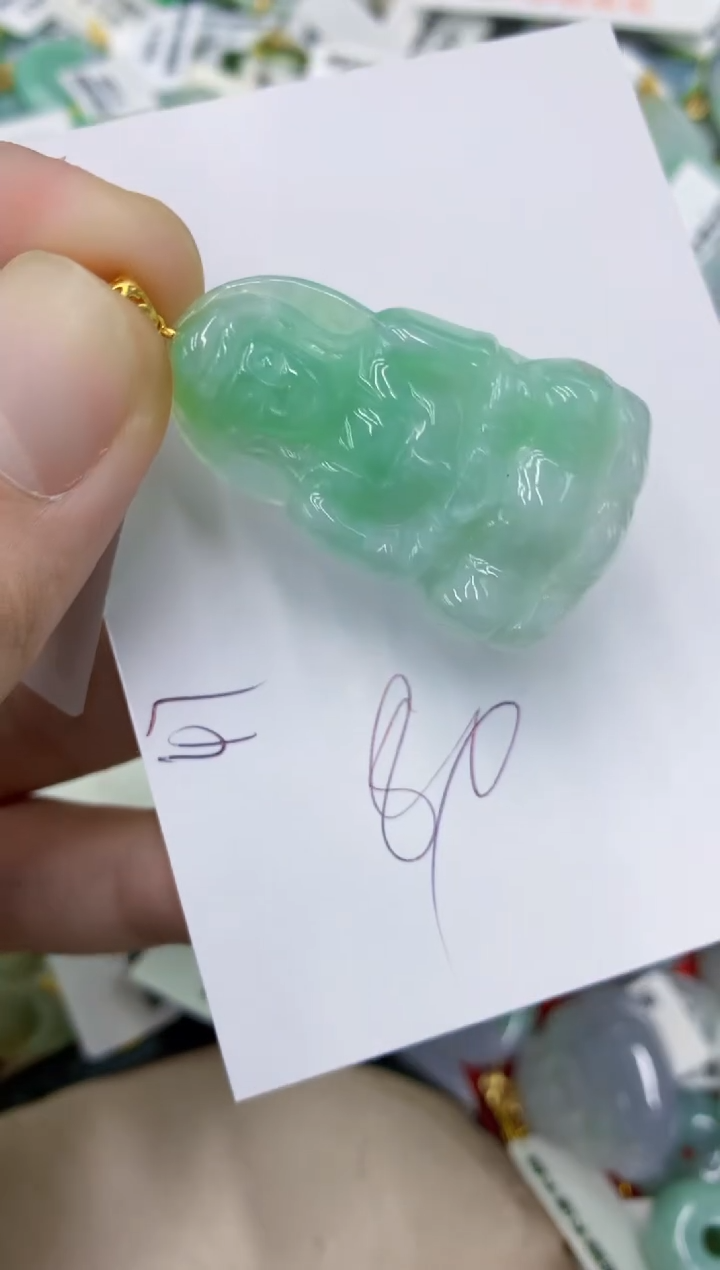 翡翠未镶嵌颈饰111111111111