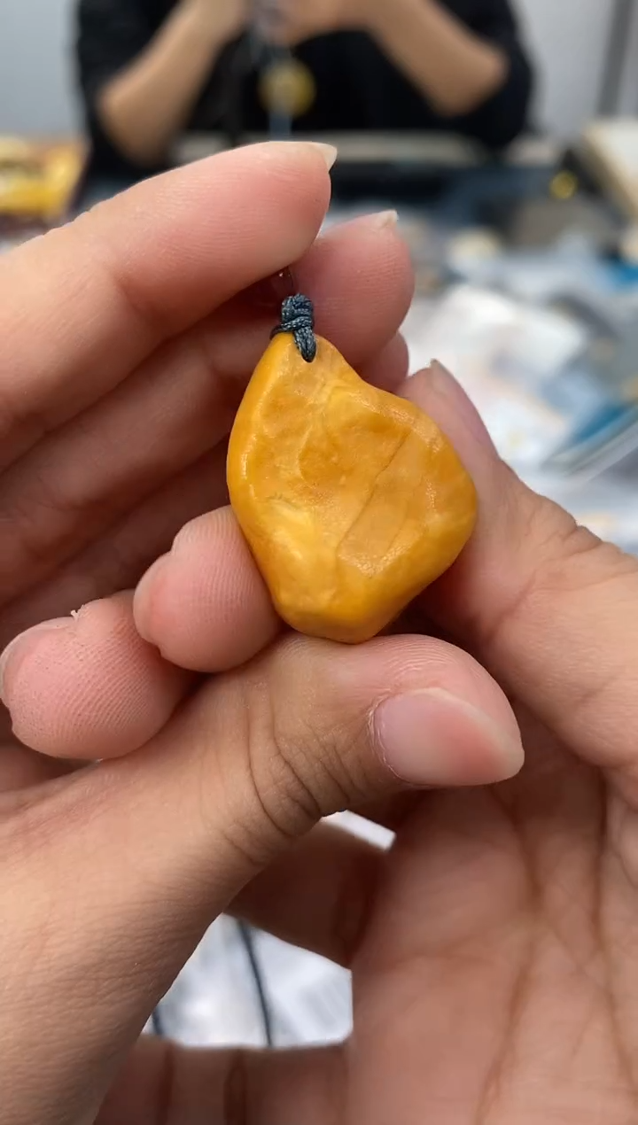 【闪购商品】琥珀裸石未镶嵌天然琥珀蜜蜡坠子