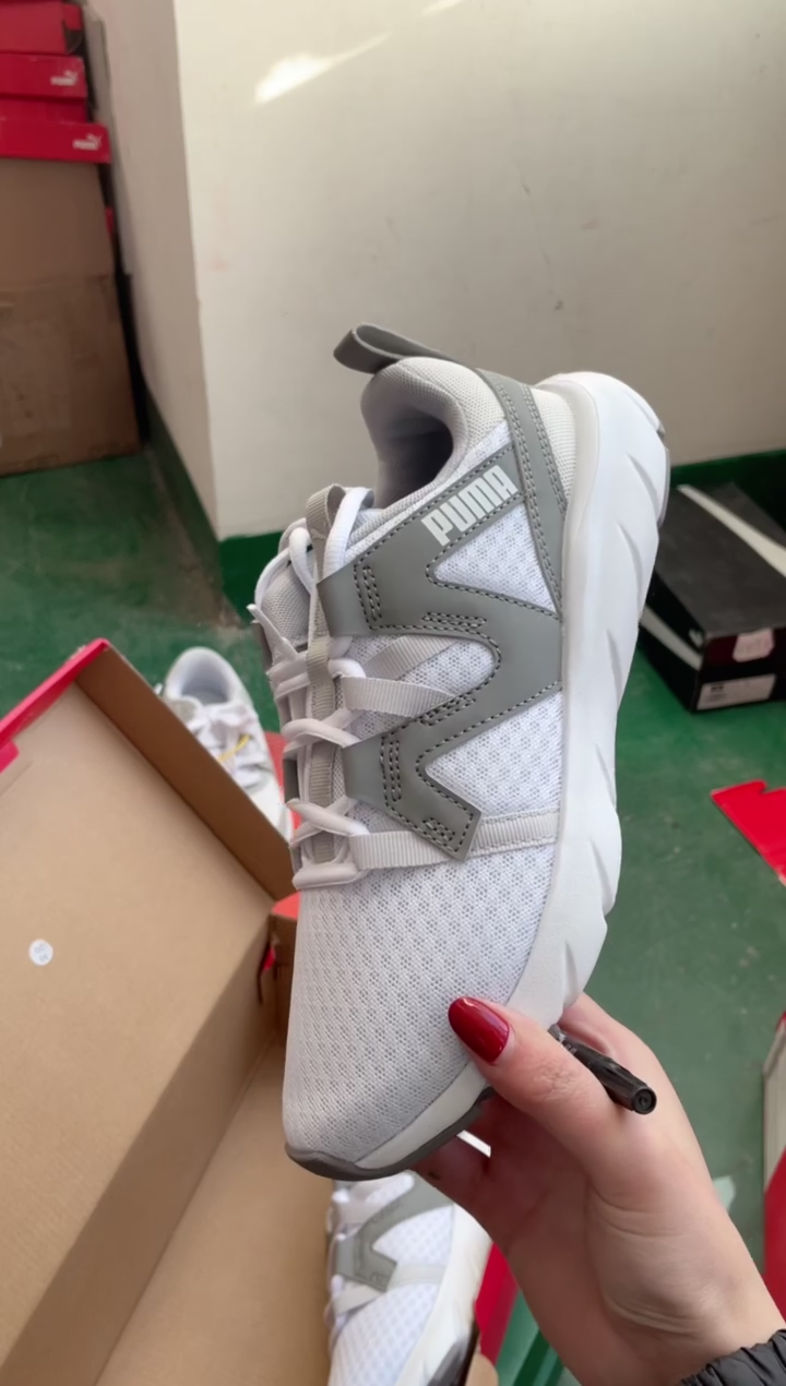  彪马时尚休闲运动鞋38M  FF67