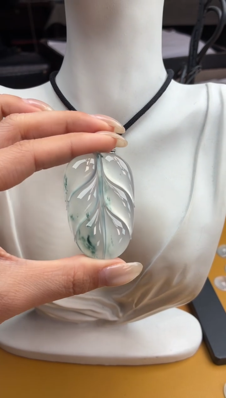 吊坠(不含链)未镶嵌翡翠52 叶子 51.9 34 5.9