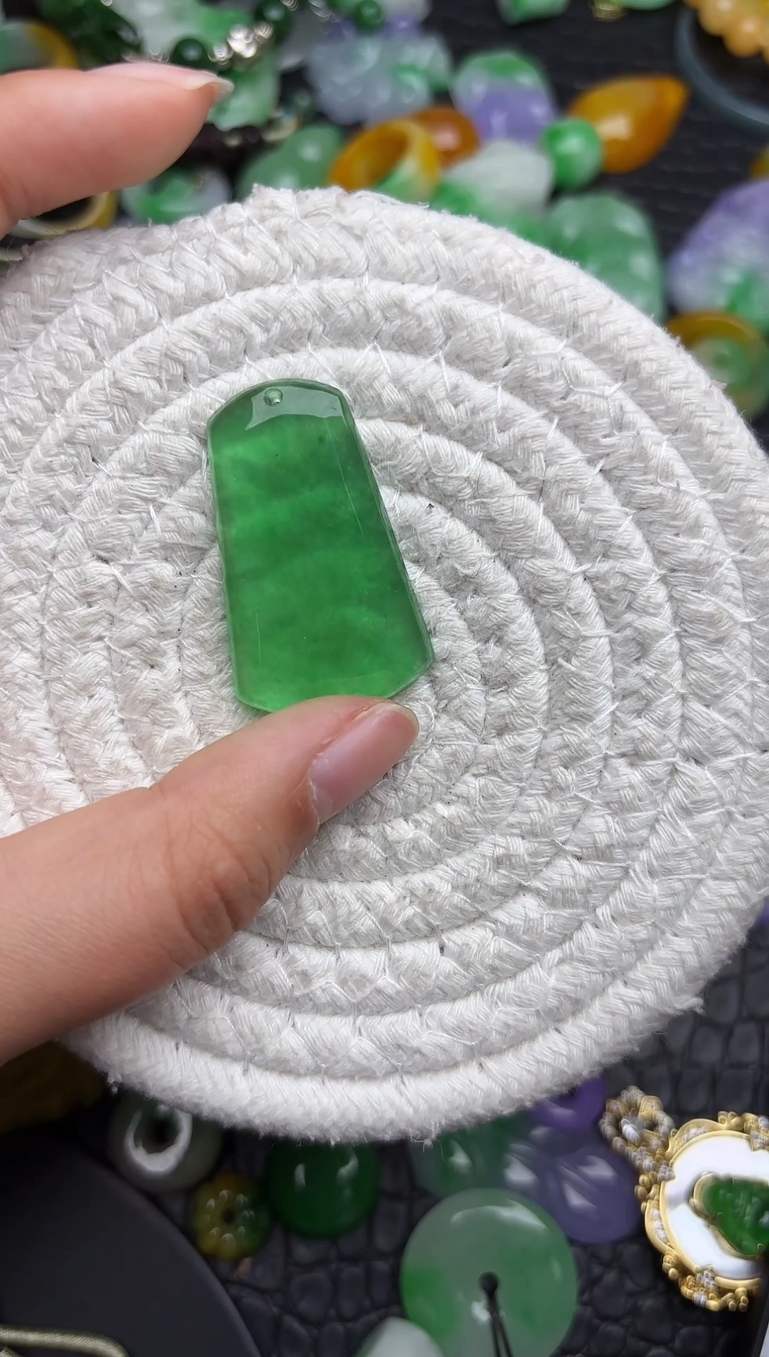 颈饰未镶嵌翡翠缅甸翡翠吊坠