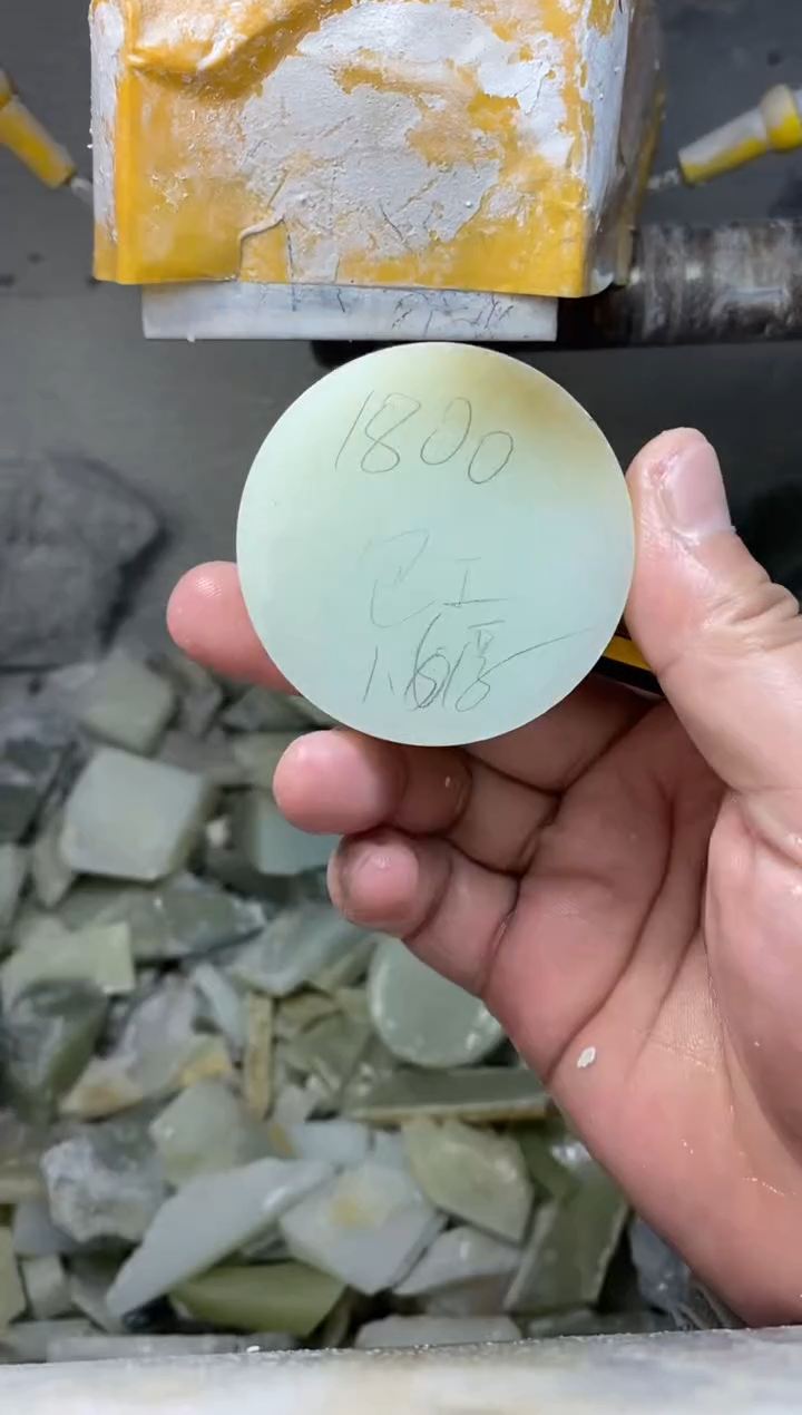 未镶嵌吊坠定制和田玉雕刻定制