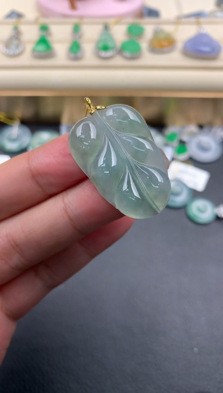 【闪购商品】翡翠颈饰18K金镶嵌D553......