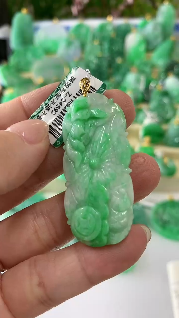 【闪购商品】翡翠颈饰18K金镶嵌挂件