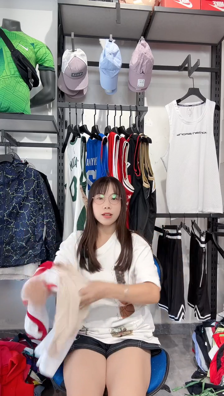 1232编码 瑕疵款以直播间过款为准 尺码