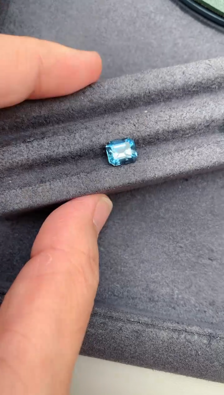 海蓝宝石裸石1.5ct海蓝宝  BE