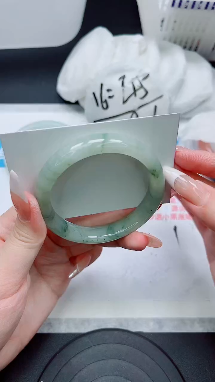 【闪购商品】石英质玉手镯未镶嵌286