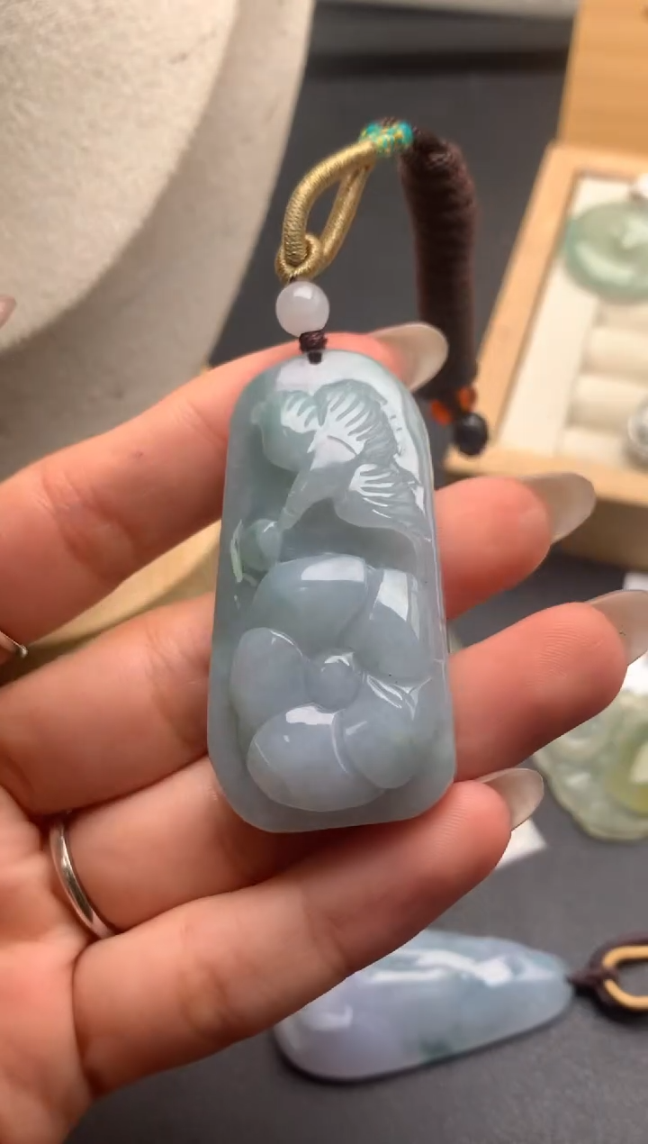 【闪购商品】翡翠颈饰未镶嵌10125947