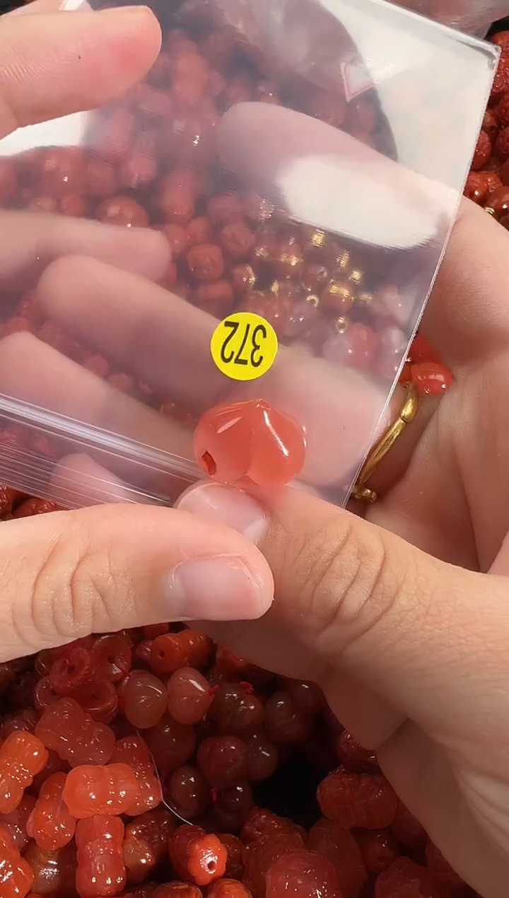 颈饰未镶嵌南红玛瑙1