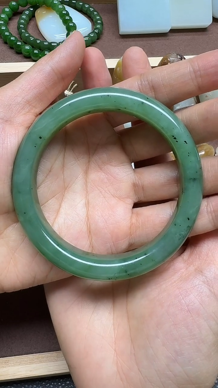 未镶嵌手镯和田玉碧玉手镯58