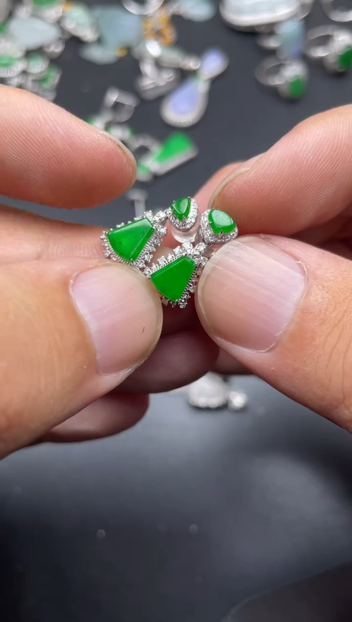 【闪购商品】翡翠颈饰18K金镶嵌小许寄售商品不退不换