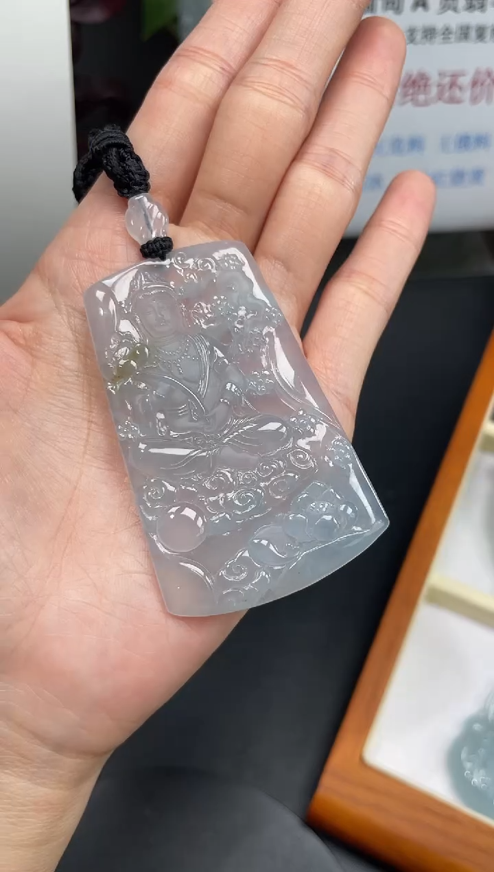【闪购商品】翡翠颈饰未镶嵌观音