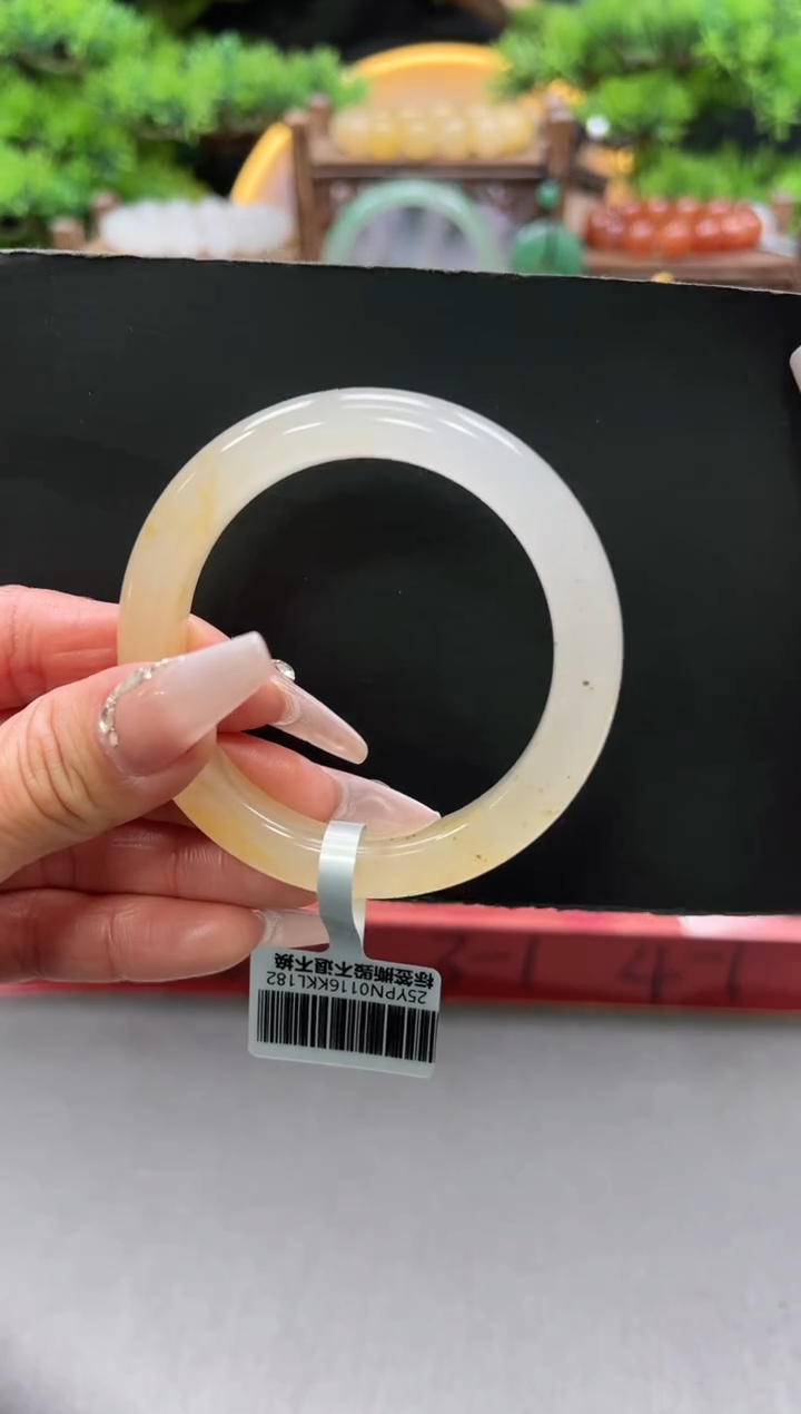 【闪购商品】石英质玉手镯未镶嵌+54朵朵