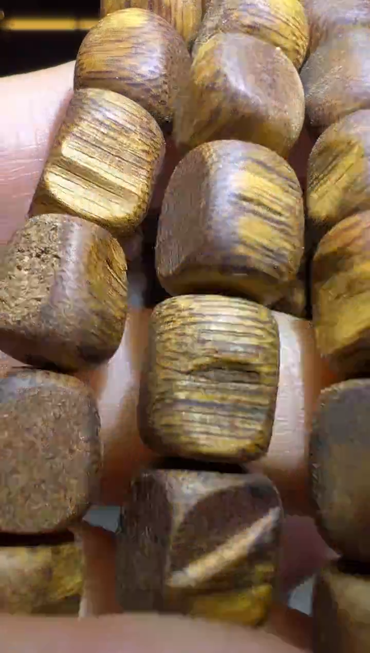 沉香沉香碎屑907号海南白奇板头留疤08多圈老料多样性发一32