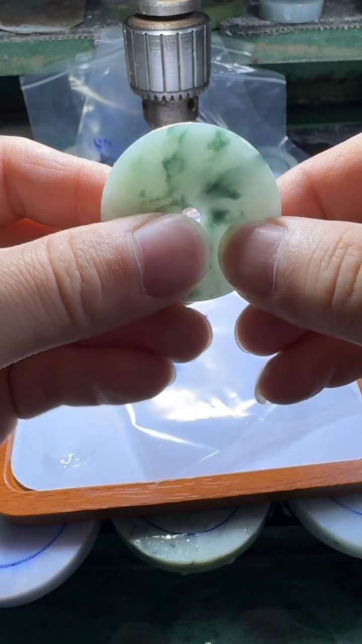 颈饰未镶嵌翡翠平*姐平安扣