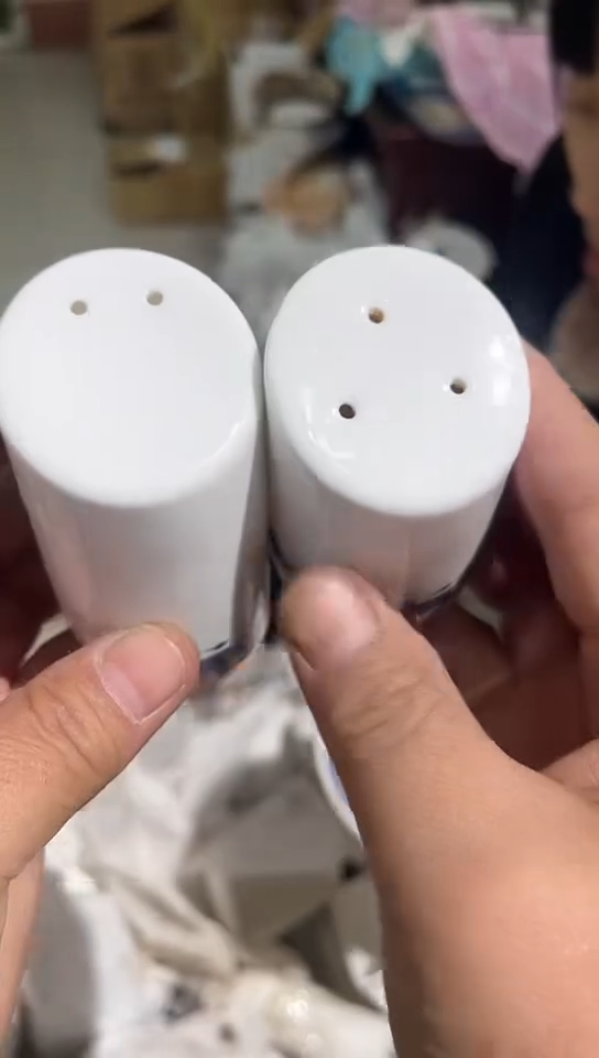 瓷隆达骨瓷盐胡罐2个