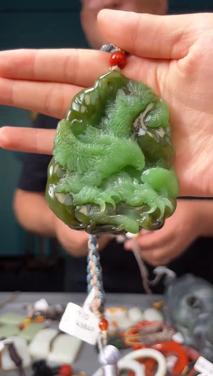 和田玉未镶嵌颈饰吊坠