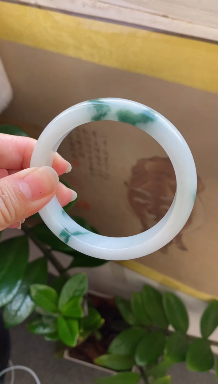 【闪购商品】翡翠手镯未镶嵌（十星强推）无棉 牛奶底飘花13号