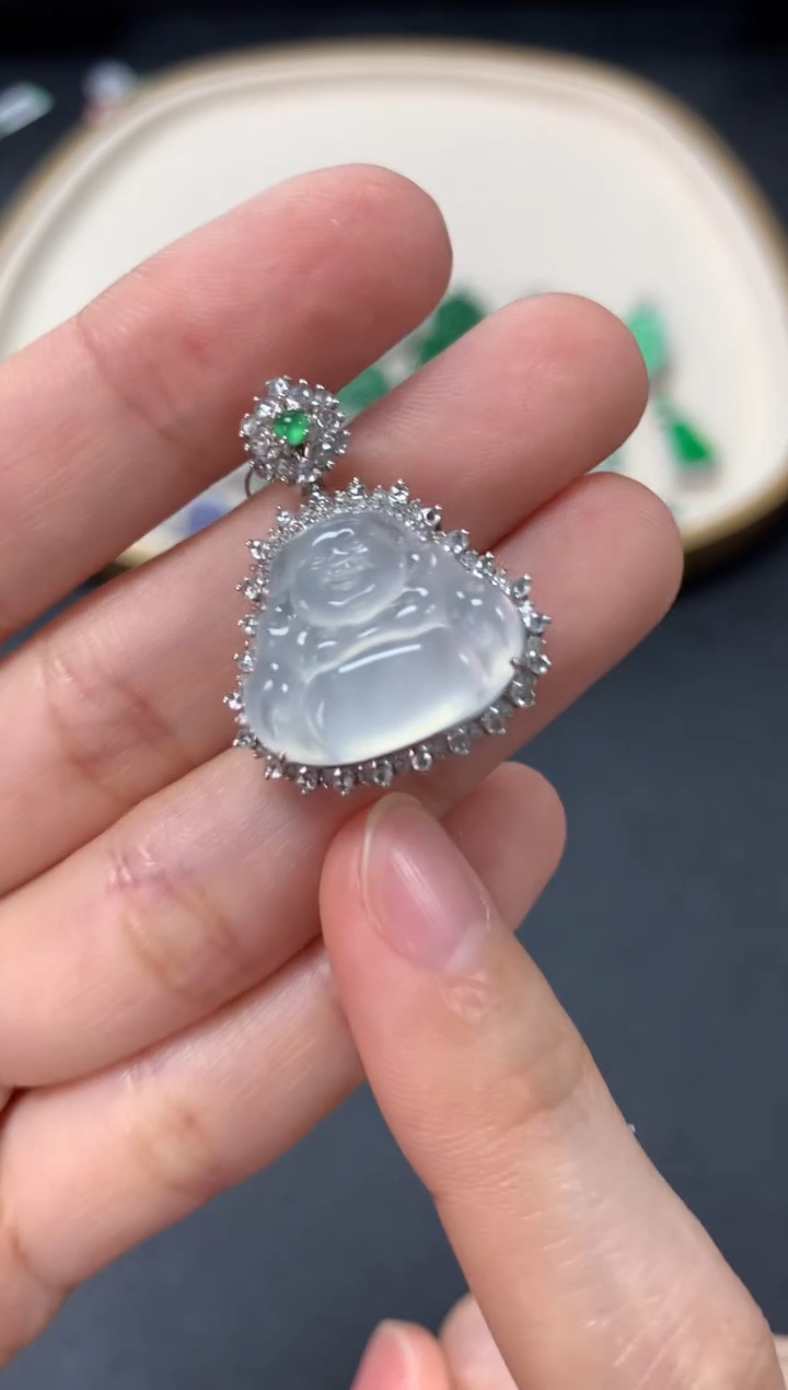 【闪购商品】翡翠吊坠(不含链)18K金镶嵌9800