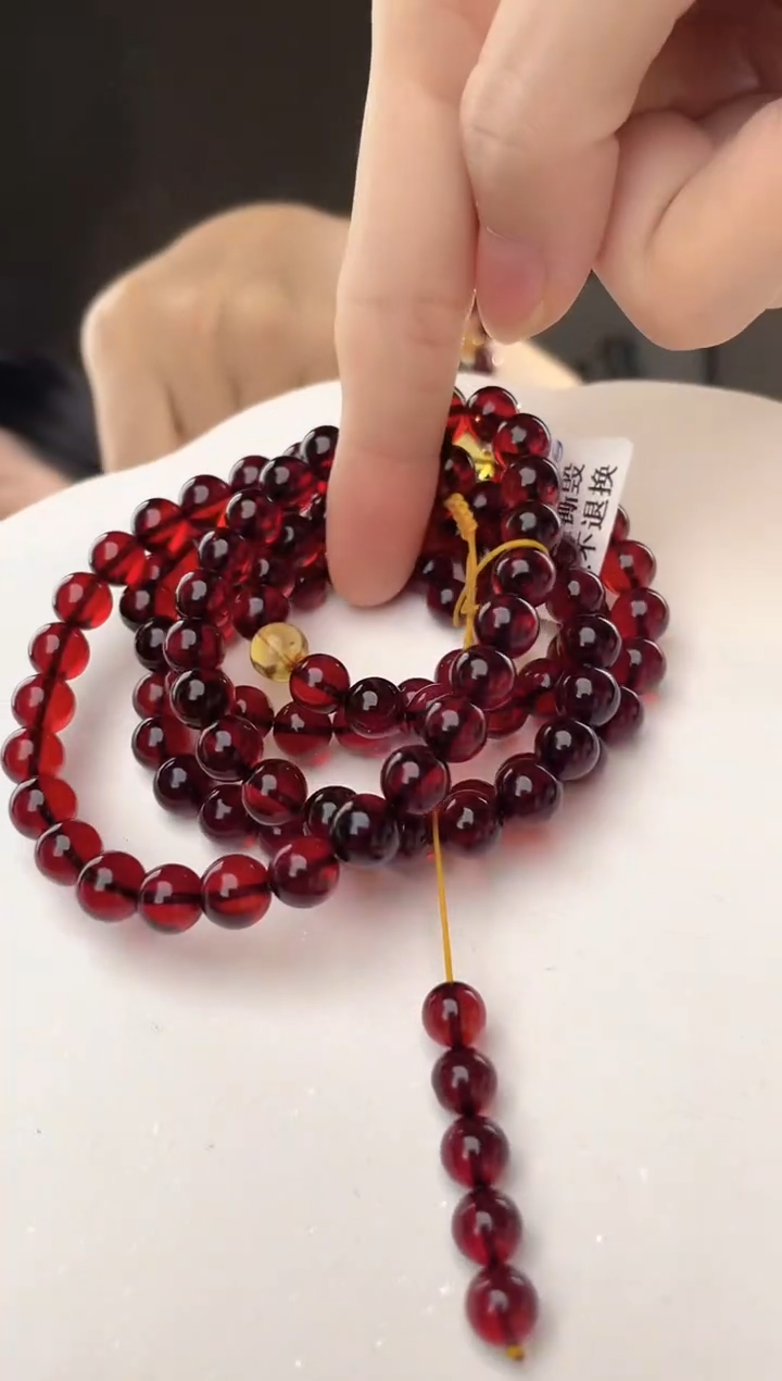 未镶嵌琥珀裸石8+ 血珀108