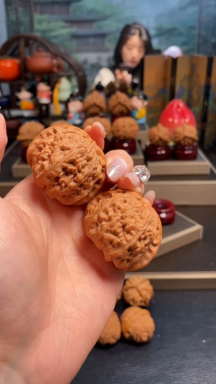 【闪购商品】文玩核桃吊坠K437白狮子42