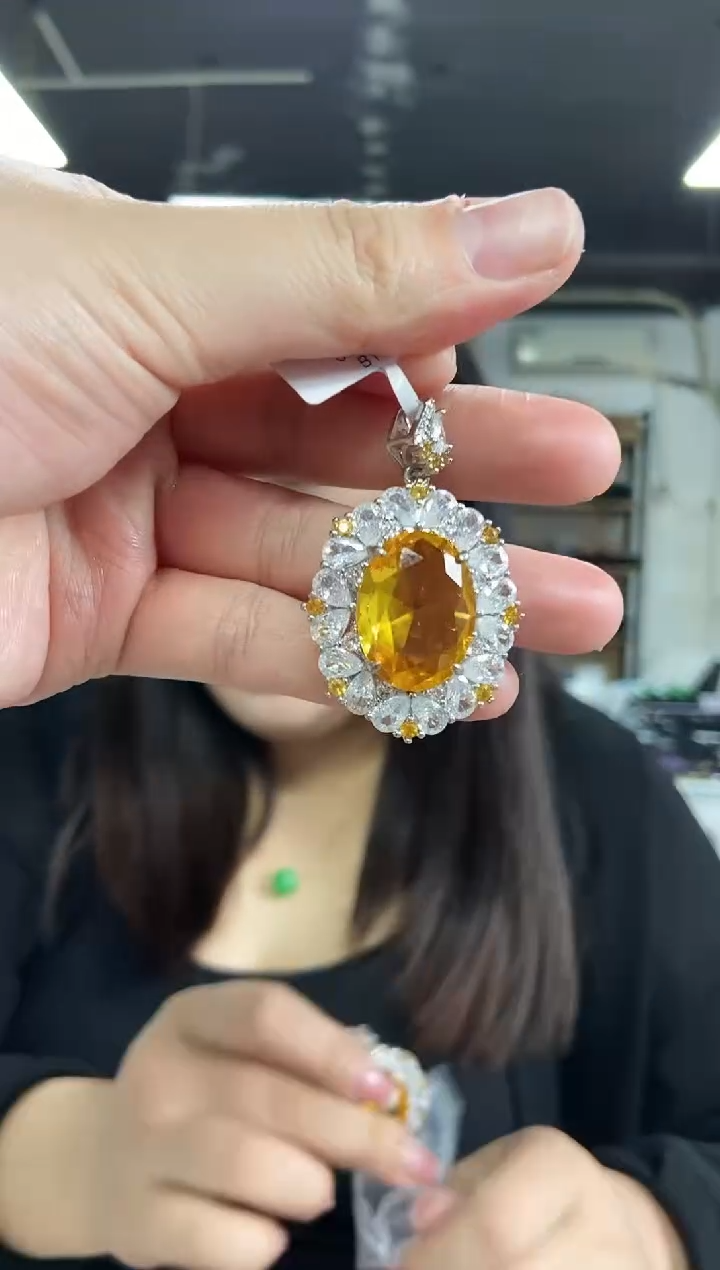 【闪购商品】水晶吊坠未镶嵌多样性发其一颜色微差