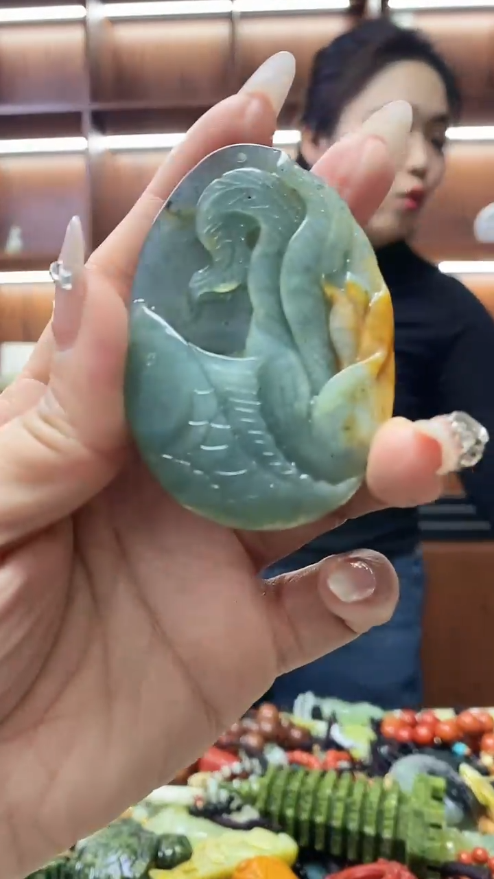 未镶嵌岫玉挂件  