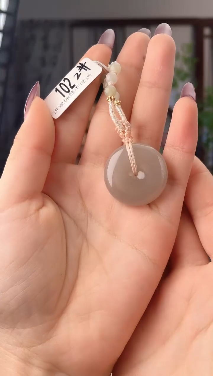 颈饰未镶嵌和田玉扣 102