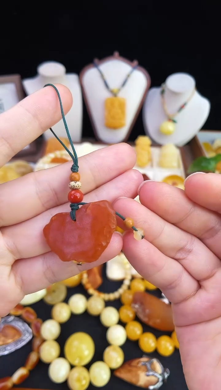 琥珀未镶嵌珠宝奇石柒月