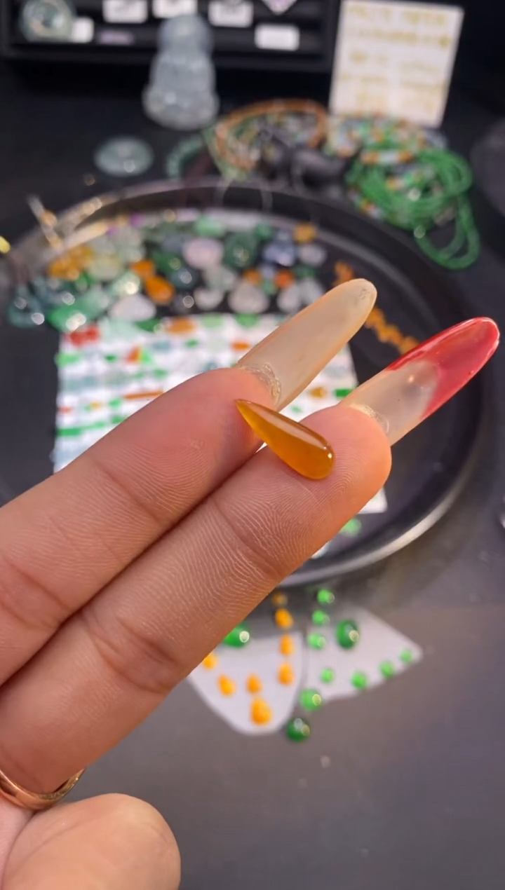 【闪购商品】翡翠挂件未镶嵌水滴