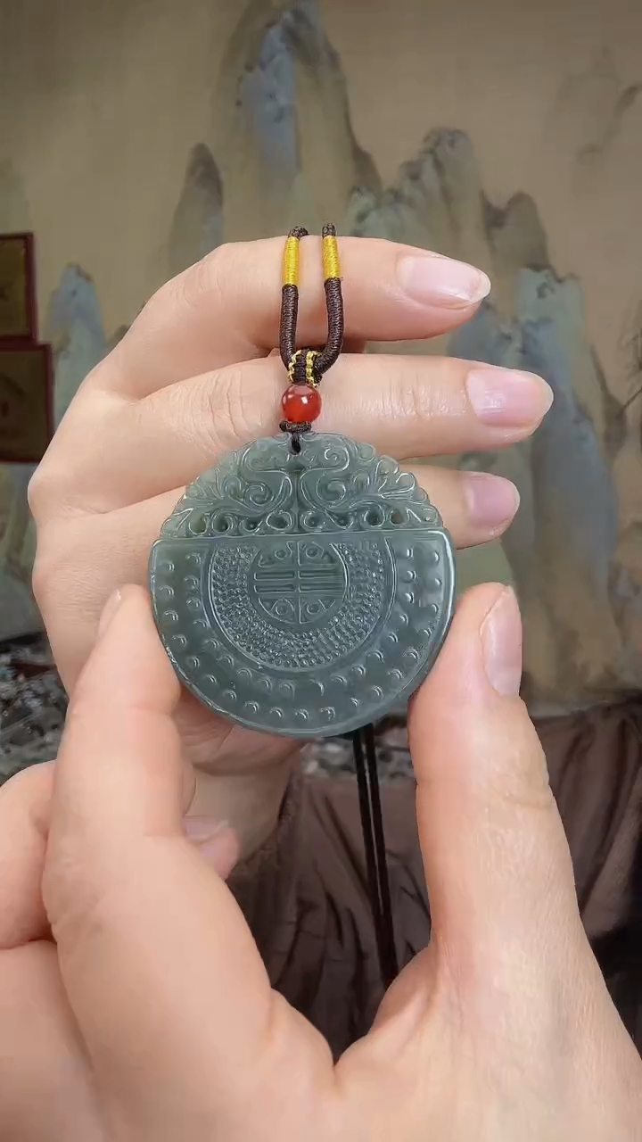 颈饰未镶嵌和田玉.