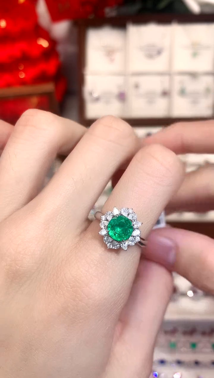 【闪购商品】祖母绿戒指18K金镶嵌1.5ct/天然宝石/七天无理由