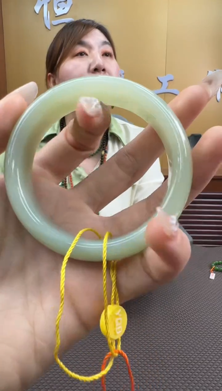 【闪购商品】和田玉手镯未镶嵌58