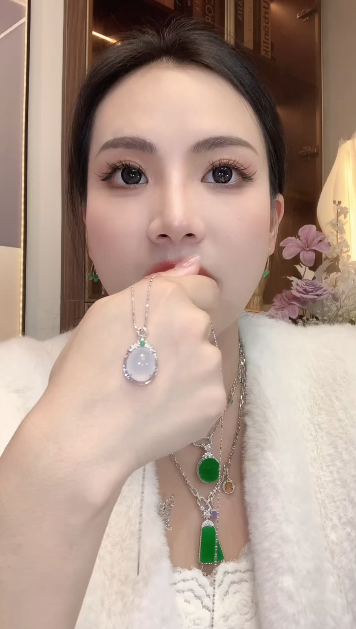 【闪购商品】翡翠吊坠(不含链)18K金镶嵌A8