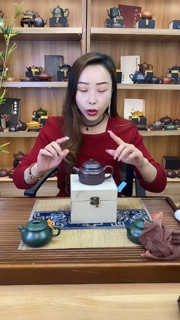 【闪购商品】紫砂茶壶柴烧石红山水德钟【菲】