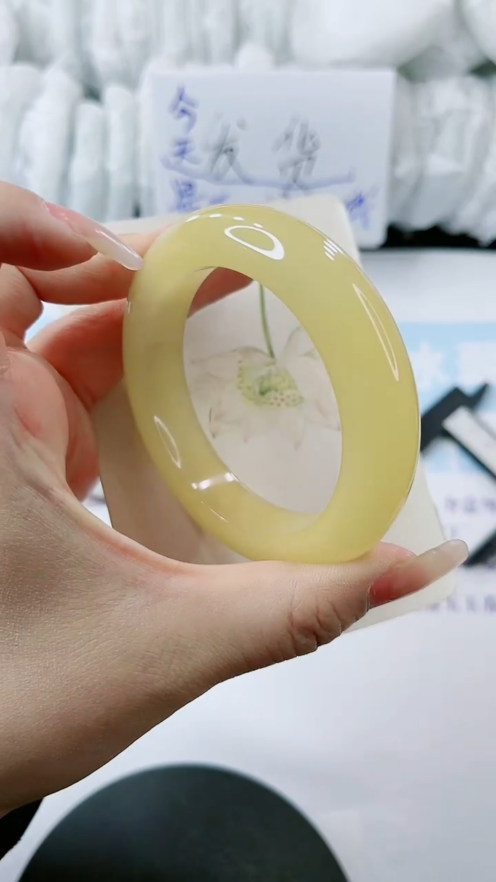 【闪购商品】石英质玉手镯未镶嵌多样性发货L392