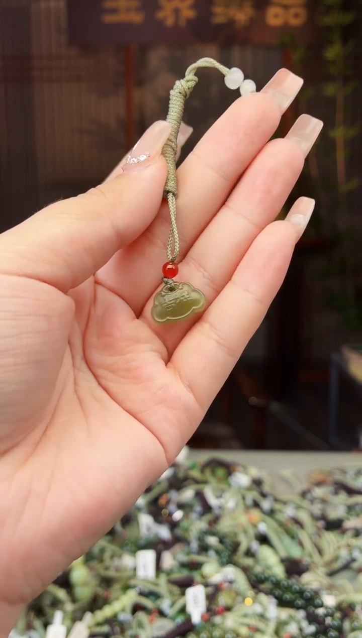 和田玉未镶嵌颈饰拍一发一