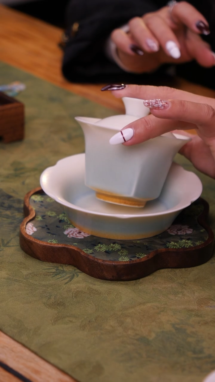 【闪购商品】墨云釉四方三才盖碗