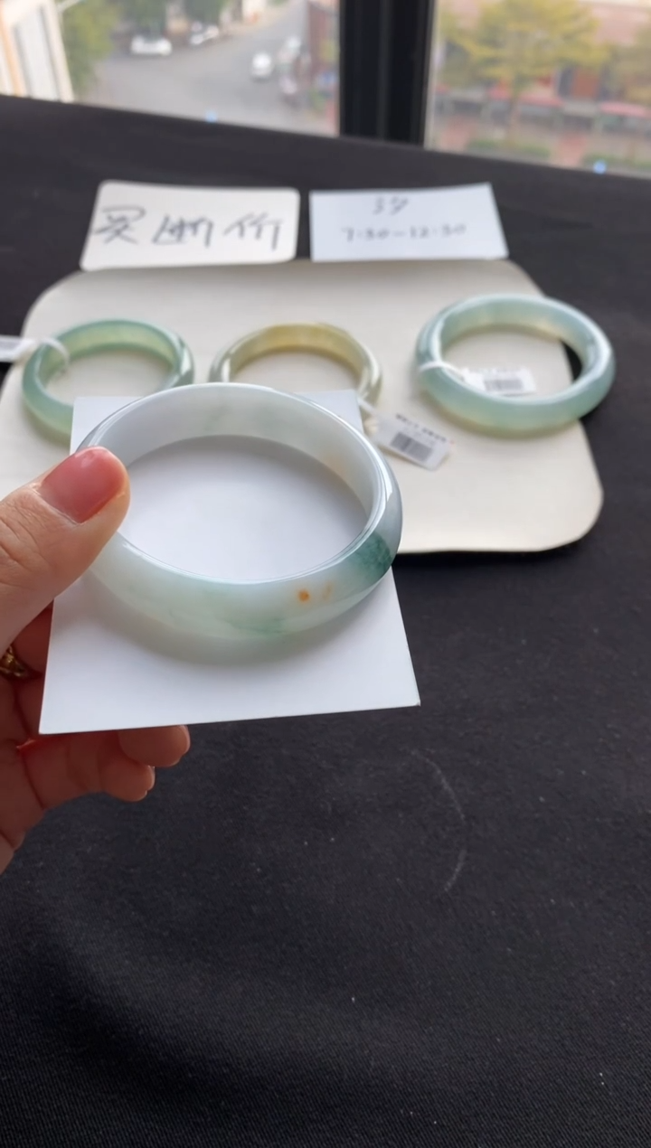 【闪购商品】翡翠手镯未镶嵌56正圈--不退不换