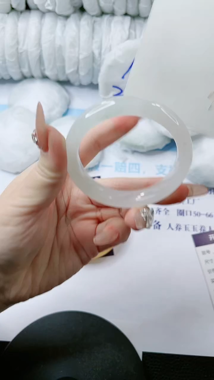 【闪购商品】石英质玉手镯未镶嵌多样性发货L57