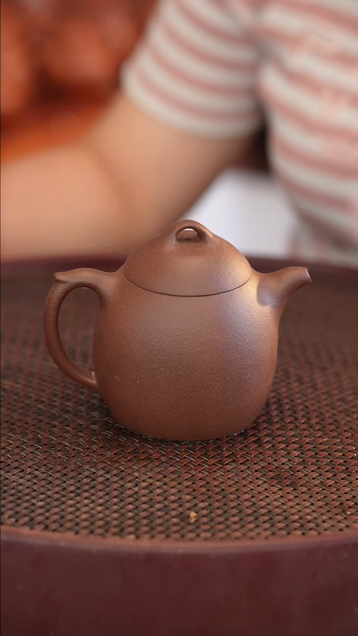 茶壶紫砂秦权 紫泥 半手工 220cc