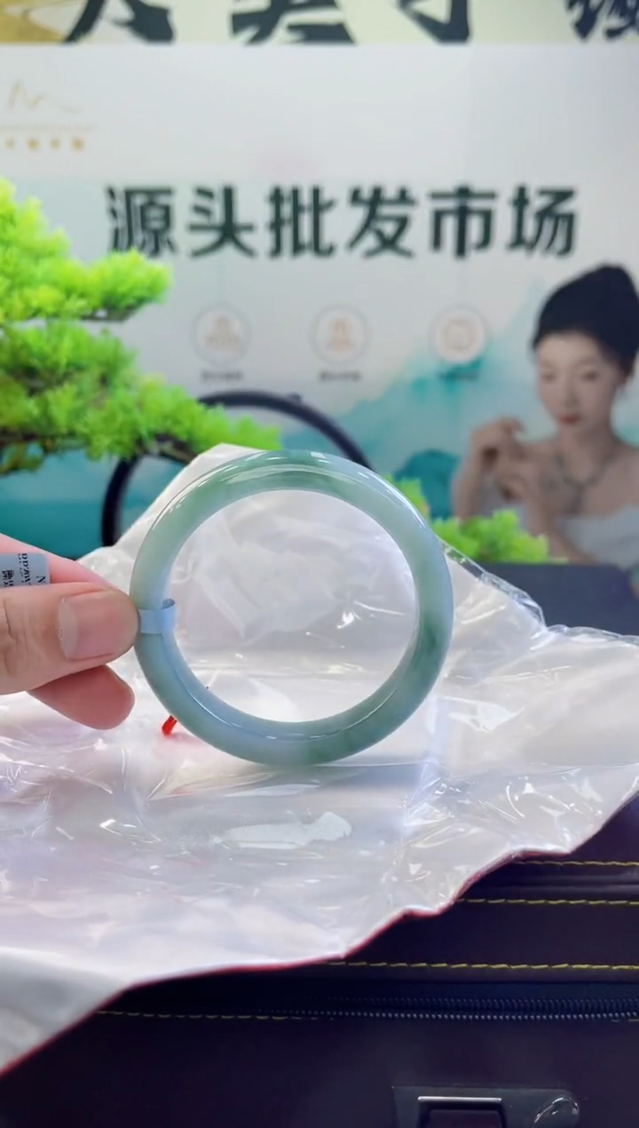 【闪购商品】翡翠手镯未镶嵌手镯