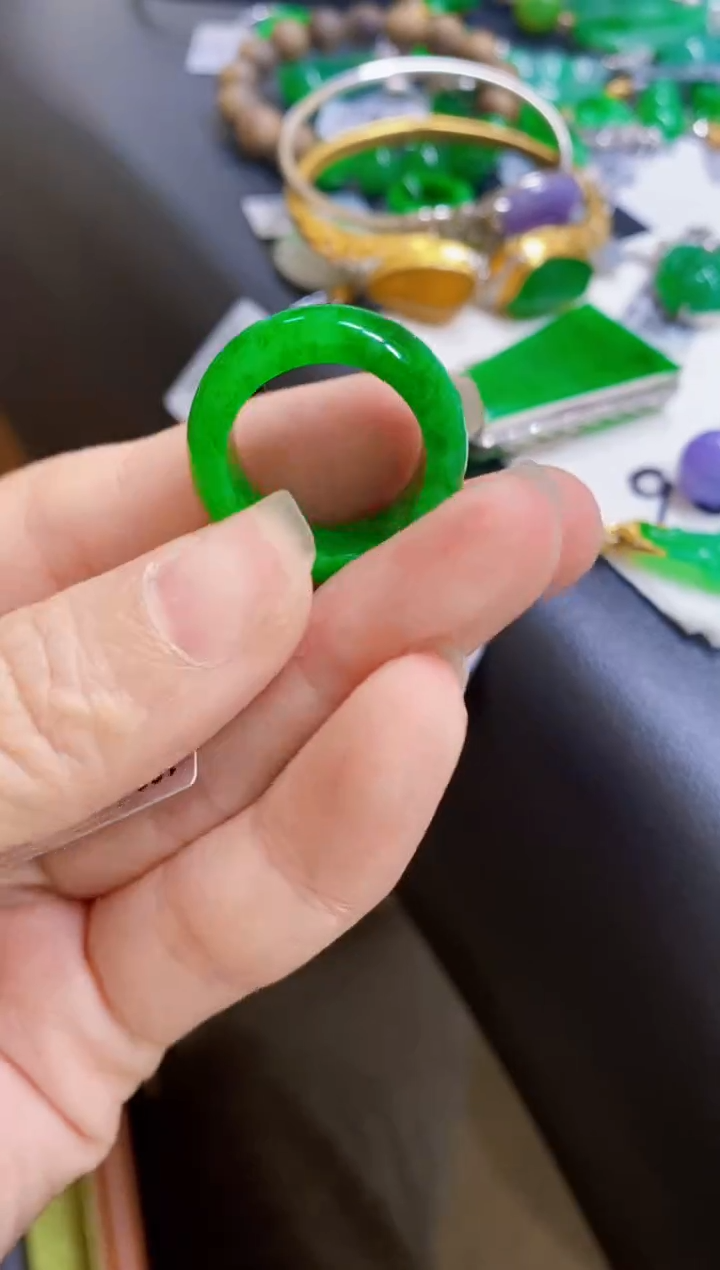 颈饰未镶嵌翡翠生*活戒圈