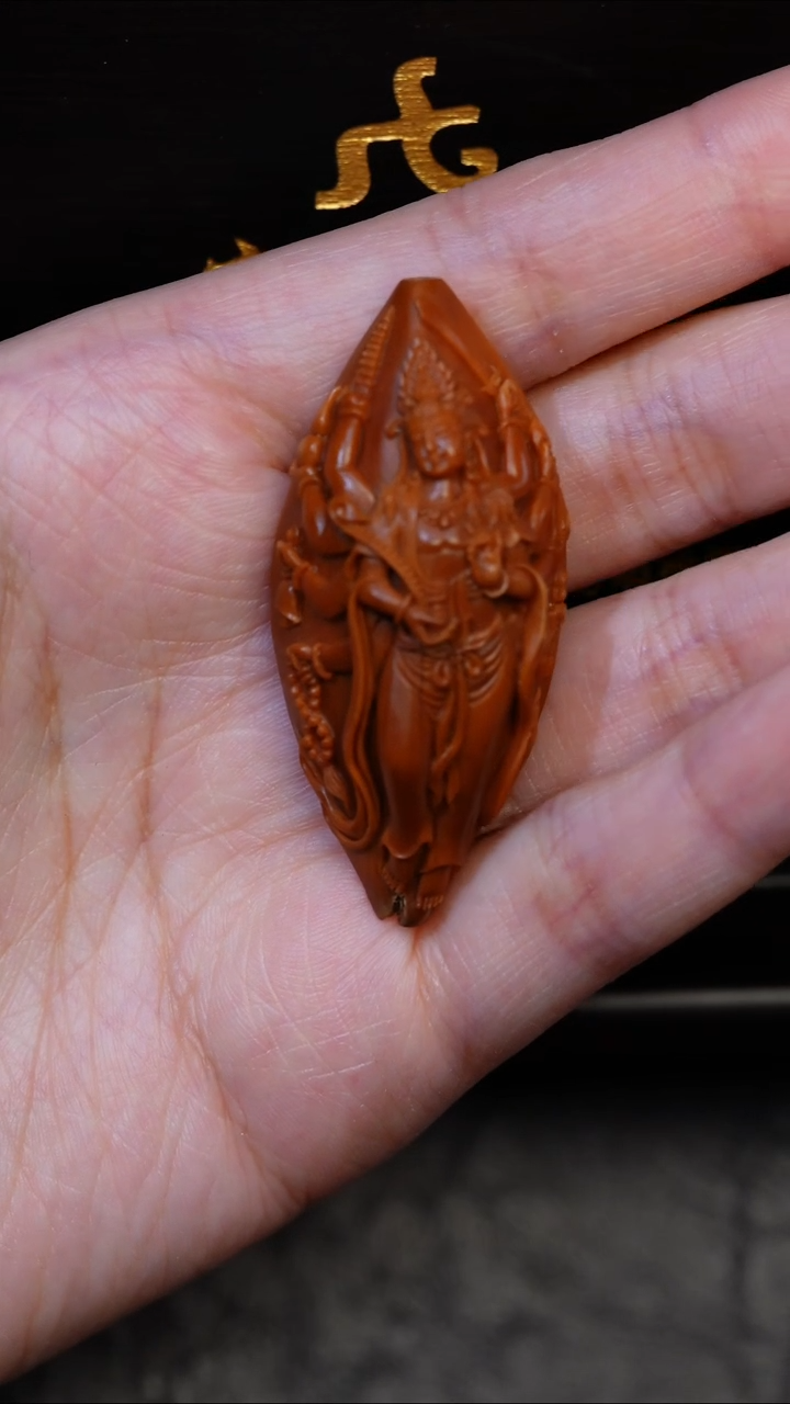 橄榄核吊坠宋水官生肖鼠千手观音