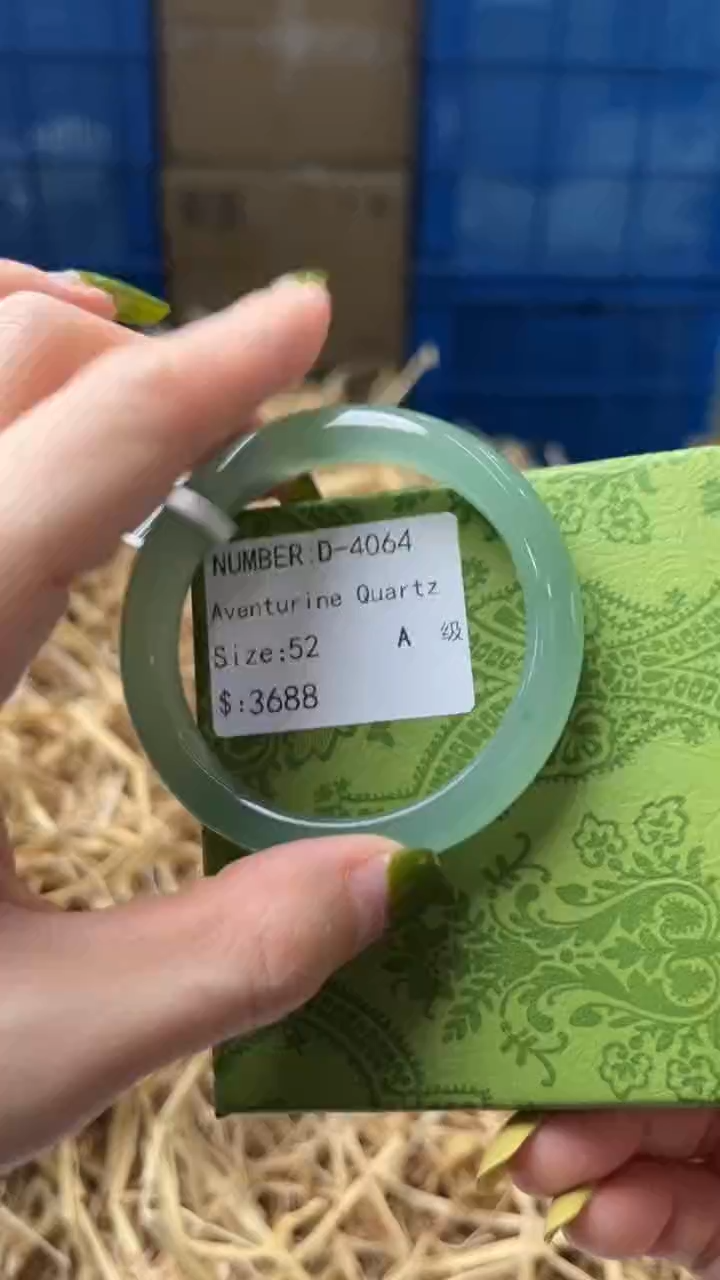 未镶嵌手镯石英质玉D4064