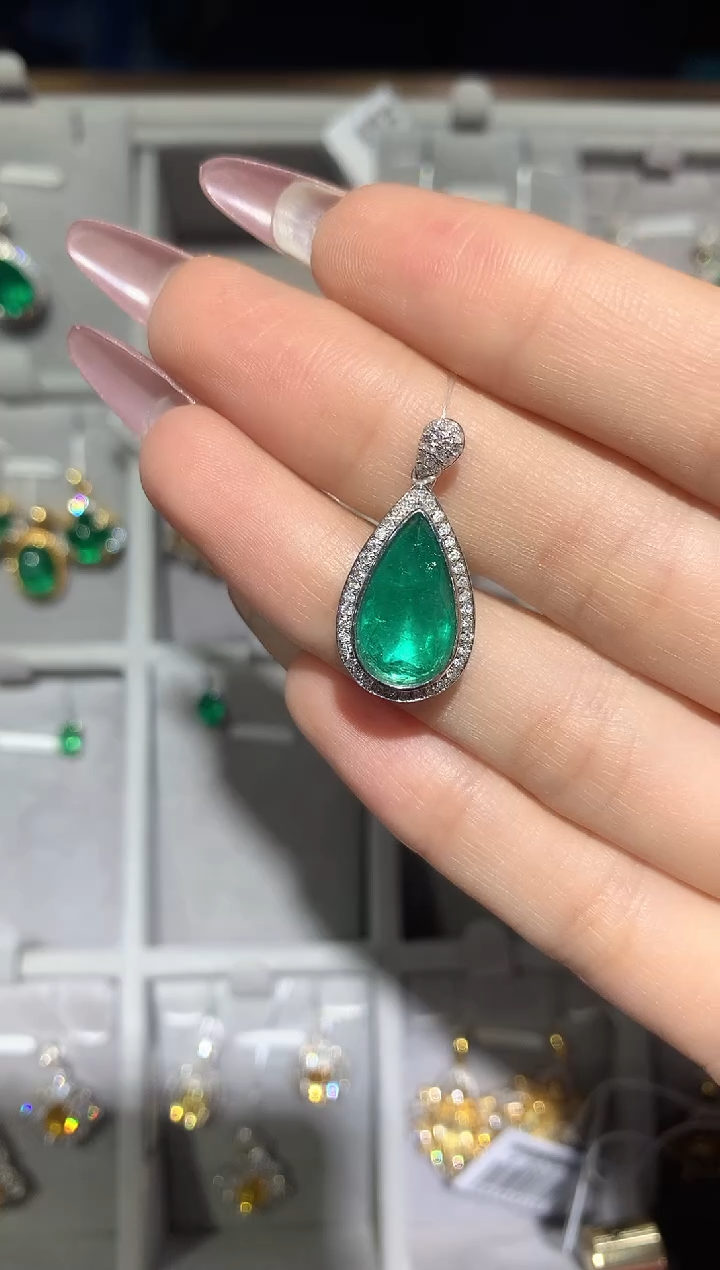 【闪购商品】祖母绿吊坠（不含链）18K金镶嵌a175