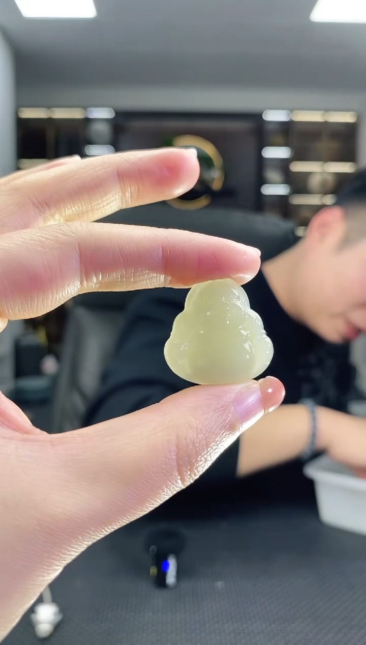 颈饰未镶嵌和田玉佛公吊坠