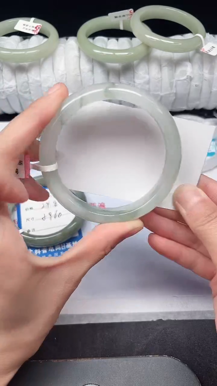未镶嵌手镯石英质玉379-61/62