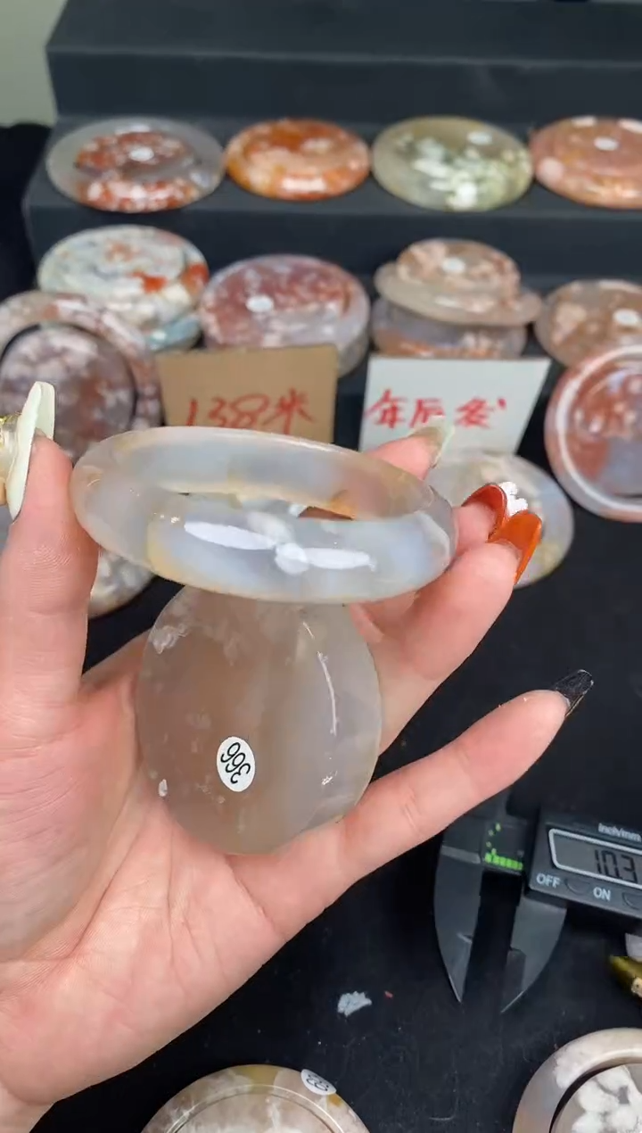 【闪购商品】石英质玉手镯（圆镯）未镶嵌56